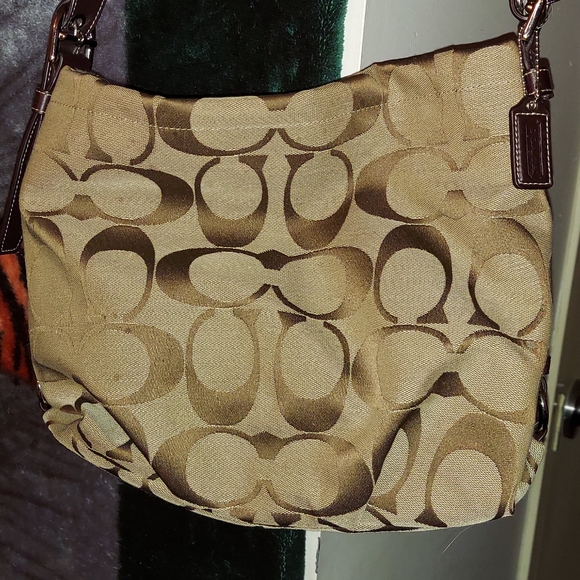 Coach purse - Picture 2 of 3